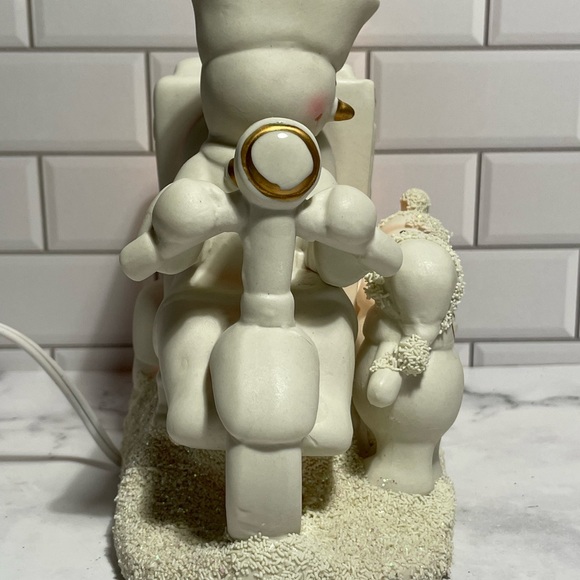 Porcelain Snow Cone Cart Nightlight - Picture 6 of 9